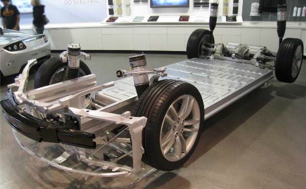 Остави тия 300… Tesla вече бачка по батерия с 650 км пробег
